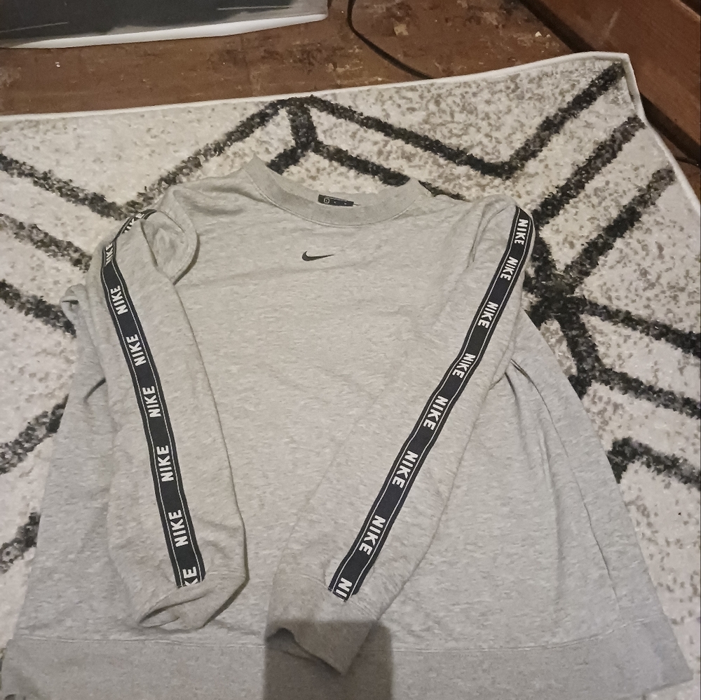 Men's Nike Lg sweatshirt